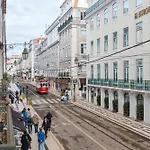 Bedrooms In Shared Apartment In Modern Accommodation In Downtown Lisbon