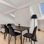 2Br Renovated Duplex - Ac - Lx Factory