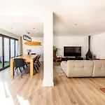 Luxury Villa With A Pool In The City - No Parties Allowed