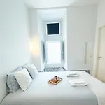 Quarto Privativo Com Banheiro Compartilhado