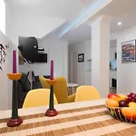 Casa Do Castelo 1- Work Or Relax In The Historic Heart Of Lisbon!