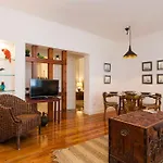Charming Apartment In Alfama