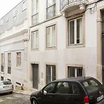 Joivy Cosy 1-Bed Flat With Workspace In Santa Catarina, Moments From Luis De Camoes Sq