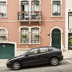 Joivy Superb 1-Bed Apt With Workspace And Terrace, Close To Avenida Da Liberdade