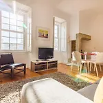Sao Mamede Downtown Apartment