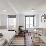 Cozy Apartment In Bairro Alto I