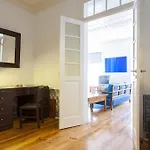 Joivy Classic 3Br Home With Workspace In Chiado, 2Mins From Baixa-Chiado Subway