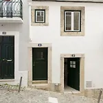 Castelo Picao Apartments