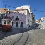 Lovelystay - Saudade Studio - Lisbon\'S Narrowest Building