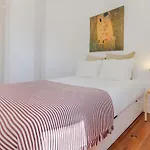 Guest Inn Bica Apartment