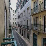 Lovelystay - Vintage Flat Near Santa Justa Elevator!