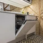 Lovelystay - Vintage Flat Near Santa Justa Elevator!