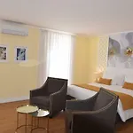 Lx Flowers Apartments