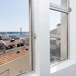 Ola Lisbon - Lapa With Panoramic View II