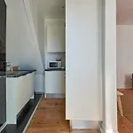 Charming Apartment Em Belem-Books And Canvas