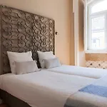 Alfama Baixa Spacious And Bright Apartment Blends The Historic And The Contemporary 2 Bedrs & 2 Bathrs Ac 18Th Century Building