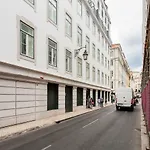 Joivy Modern 1-Bed Apt Nearby Praca Do Comercio, In Baixa