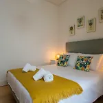 Joivy Modern 1-Bed Apt Nearby Praca Do Comercio, In Baixa