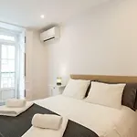 Three Bedroom Apartment In Historical Centre -Bairro Alto