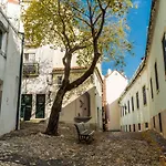 Little River View Triplex In Alfama