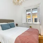 Whome | Graca Hippie Chic Apartment