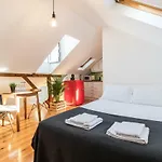 Casa Da Rua Das Taipas