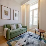 Augusta Street 229- 4 Esq