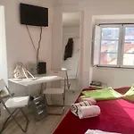 Pequeno Hostel Studio