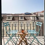 Flh Downtown Central Flat With Balcony