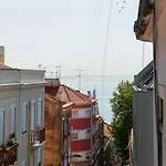 Charming Apartment- Authentic Experience In Graca