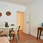 Belem Light Filled Apt With Patio, By Timecooler