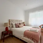 Belem Light Filled Apt With Patio, By Timecooler
