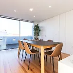 Marques De Pombal Duplex With Terrace By Homing