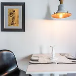 Bright Historical Apartment By Guestready