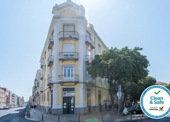 Arroios Market Apartment