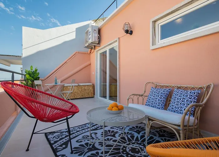 Lovelystay - Sunny 1Bdr Apartment W/Terrace