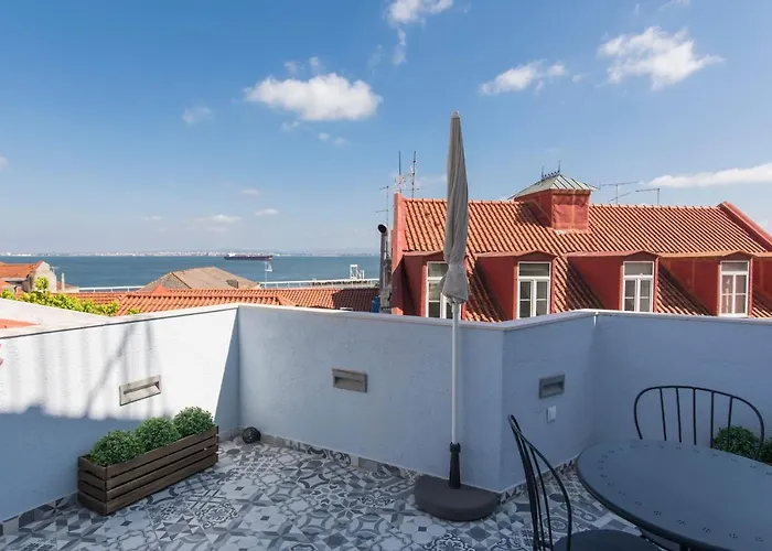Terrace & River View In Alfama
