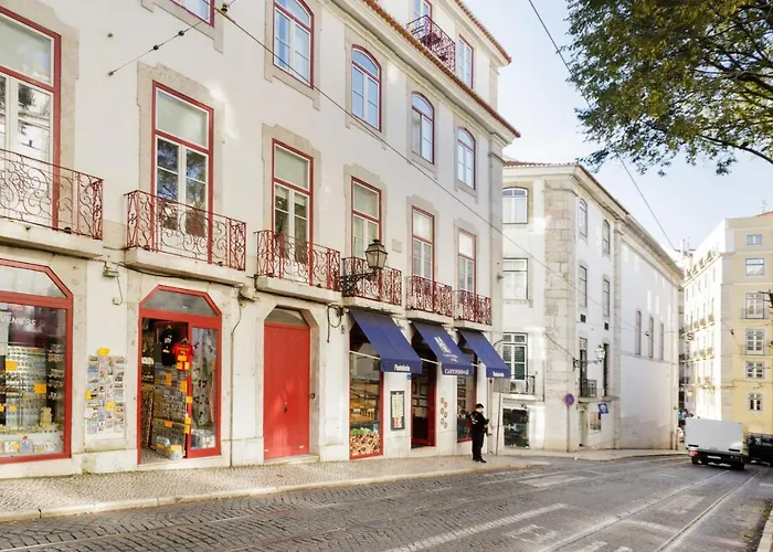 Alfama Sophisticate Flat With Balconies 2Bedrs 2Baths & Ac In 19Th Century Building Historic Center