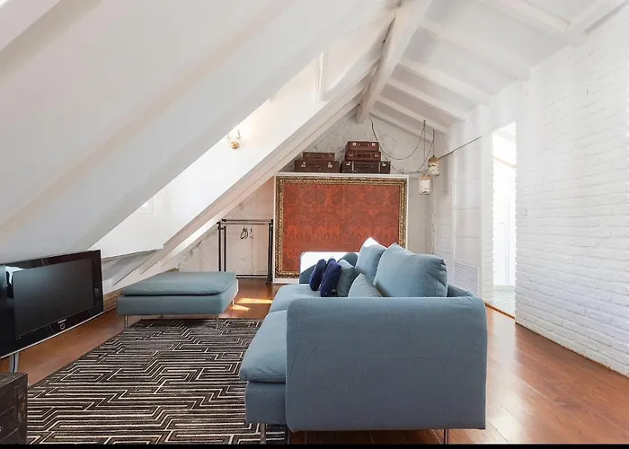 Lovelystay - Distinctive & Unique Apartment Next To Se Cathedral Of Lisbon - 5 Min To Chiado