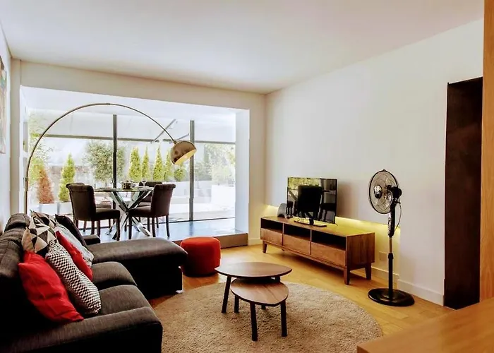 Marques De Pombal Terrace By Lisbon Village Apartments
