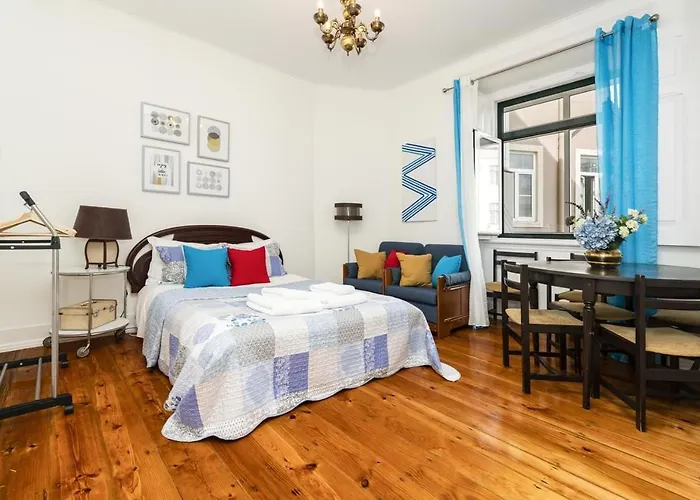 Retro M2 R4 - Lovely Double Room With Shared Bathroom