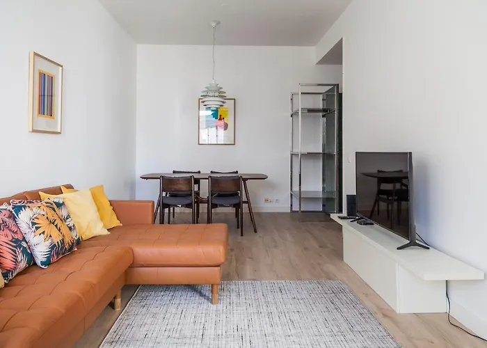 Classy 2Bdr Apartment In Downtown By Lovelystay