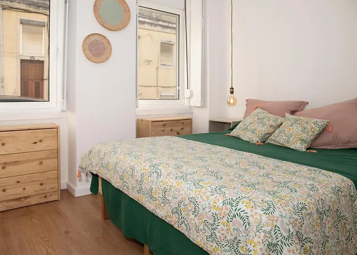 Charming 1 Bedroom Apartment W/ Terrace Near Belem