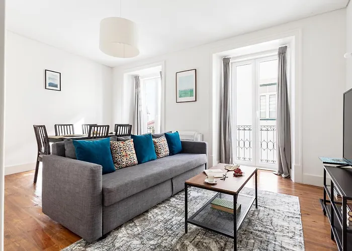 Altido Elegant Bica Apartment In Historical Centre