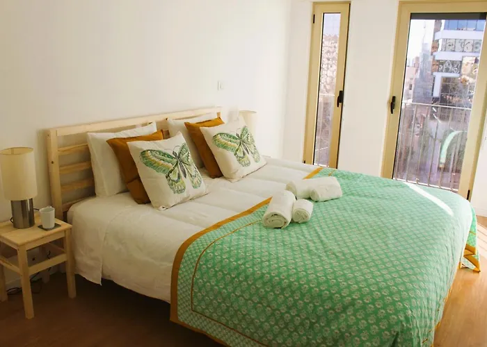 5Min Walk From Subway Station & Free Parking