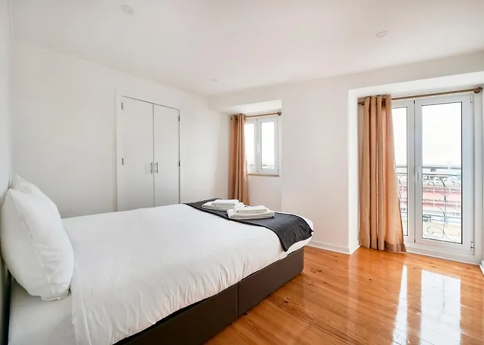 Cozy Flat In Santa Apolonia