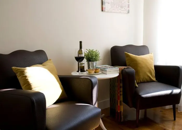 Romantic & Renewed 1 Bedroom Apartment In Campolide - 1E