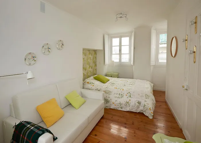 Alfama Cozy Studios By Get Your Stay