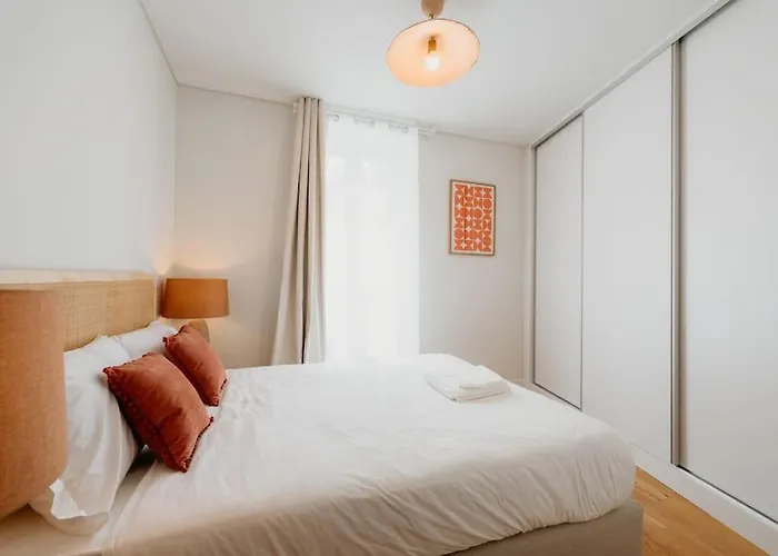 Lisbon Orange House - Beautiful Two-Bedroom Apartment 1D