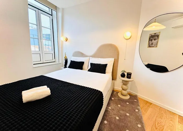 Lisbon Pink House II Beautiful 2 Bedroom Flat In City Center
